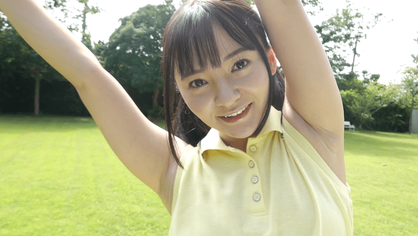 テニスウェアにツインテールの西永彩奈