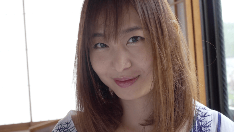 旅館でナチュラルヘアの塩地美澄
